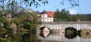 Gemünden - Huttenschloss mit Saalebrücke