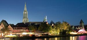  Neu-Ulm - Blick auf Ulm mit Münster beim Donau-Fest